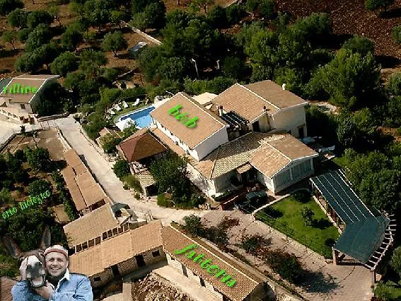 Fattoria Terra e Libertà Villa Contrada Maeggio 0*,  Italia