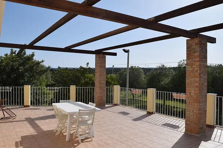 Alloggio per agriturismo Fattoria Terra e Libertà Villa Contrada Maeggio